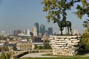USA, Missouri, Kansas City, Penn Valley Park, statue of The Scout