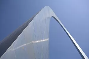 USA, Missouri, St. Louis. The Gateway Arch, in St. Louis, Missouri, is a memorial