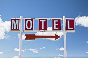 Small Town Prints: USA, Montana, Columbus, Motel Sign along I-90