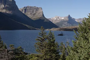Images Dated 16th January 2022: USA, Montana, Glacier National Park. Landscape with St. Mary Lake and mountains