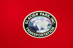 Images Dated 28th July 2009: USA, Montana, Glacier National Park, Vintage touring coach or Jammer at Lake McDonald