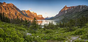 Images Dated 11th August 2020: USA, Montana. View of St. Mary Lake and Wild Goose Island