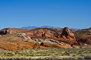 Images Dated 2nd October 2017: USA, Nevada, Valley of Fire State Park. Mouse Tank Road looking north