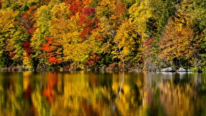 New Hampshire Prints: USA, New Hampshire, White Mountains, Reflections on Russell Pond