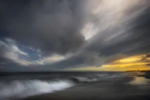 Images Dated 27th April 2021: USA, New Jersey, Cape May National Seashore. Sunset on ocean beach
