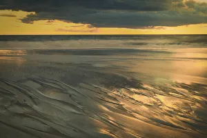 Images Dated 20th April 2022: USA, New Jersey, Cape May National Seashore. Cloudy sunset on seashore