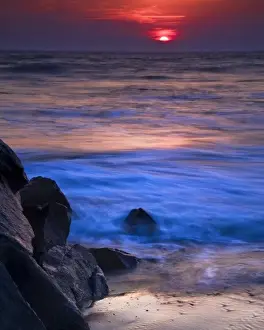 Images Dated 8th March 2009: USA, New Jersey, Cape May. Sunset reflection on ocean