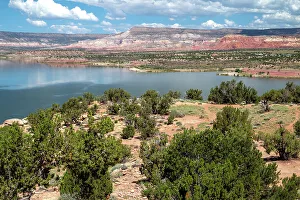 Images Dated 28th November 2022: USA, New Mexico. Abiquiu Lake