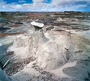 Images Dated 7th March 2007: USA, New Mexico, Bisti Badlands. Also known as Bisti Wilderness Area, situated in