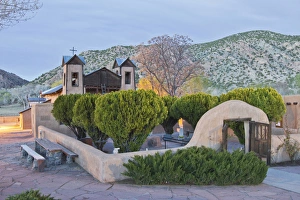 Images Dated 4th April 2012: USA, New Mexico, Chimayo - The Chimayo Sanctuary, New Mexico