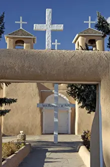 Images Dated 26th November 2006: USA, New Mexico, Taos. The San Francisco de Asis adobe church, a National Historic