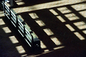 Images Dated 14th April 2005: USA, New York, Ellis Island, Benches