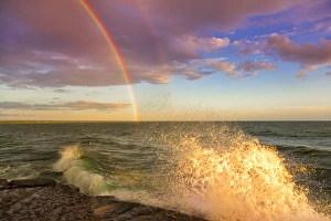 Images Dated 3rd August 2013: USA, New York, Lake Ontario, Clarks Point. Double rainbow over lake. Credit as