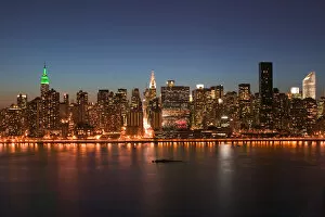Images Dated 28th January 2005: USA-New York-New York City-Manhattan: Aerial Evening View of Midtown Manhattan