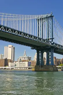 USA, New York, New York City. Manhattan Bridge over the East River with Manhattan