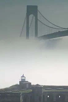 Images Dated 28th January 2005: USA-New York-New York City-Staten Island: Verrazano-Narrows Bridge in Morning Fog