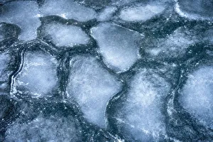 Images Dated 11th March 2017: USA, New York State. Ice formations, St. Lawrence River