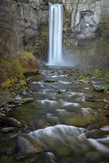 Images Dated 4th May 2018: USA, New York, Watkins Glen. Waterfall cascade over cliff
