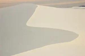 Images Dated 7th February 2006: USA, NM, White Sands National Monument - largest gypsum sand dune field in world