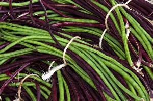 Vegetable Prints: USA; North America; Georgia; Savannah; Fresh peas at a Farmers Market. (PR)