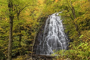 Images Dated 10th October 2014: USA, North Carolina, Blue Ridge Parkway. Scenic of Crabtree Falls