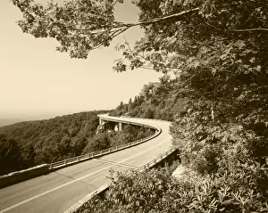 USA, North Carolina. Blue Ridge Parkway National Park. View of Linn Cove Viaduct