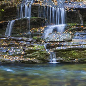 USA, North Carolina, Great Smoky Mountains. Scenic of Tom Branch Falls. Credit as