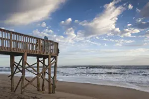 USA, North Carolina, Outer Banks National Seashore, Kitty Hawk, waterfront, dawn