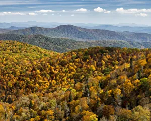 Images Dated 16th September 2019: USA, North Carolina, Pisgah National Forest, View from the Blue Ridge Parkway