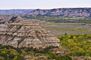 Images Dated 21st September 2017: USA, North Dakota, Medora. Theodore Roosevelt National Park, North Unit, Oxbow Overlook