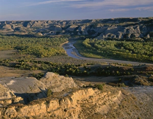 USA, North Dakota, Theodore Roosevelt National Park, Evening light on Valley of