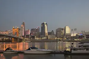 Images Dated 21st October 2006: USA-Ohio-Cincinnati: Roebling Suspension Bridge (b. 1876) over the Ohio River