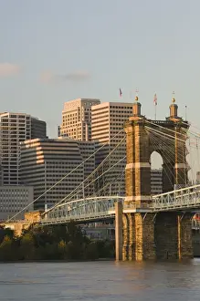 Images Dated 20th October 2006: USA-Ohio-Cincinnati: Roebling Suspension Bridge (b. 1876) over the Ohio River / Sunset