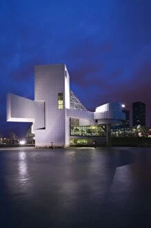 USA, Ohio, Cleveland: Rock & Roll Hall of Fame & Museum / Evening