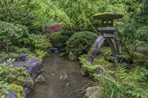 USA, OR, Portland, Porland Japanese Garden Lantern
