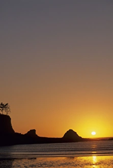Images Dated 12th December 2012: USA, Oregon, Astoria, Sunset, Sunset Beach State Park