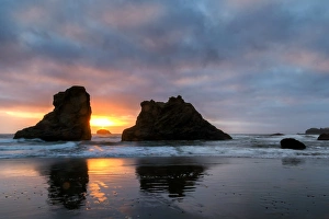Images Dated 6th May 2016: USA, Oregon, Bandon. Beach sunset