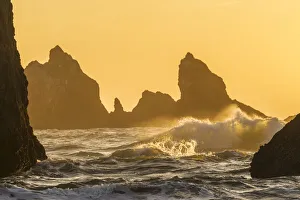 Images Dated 14th July 2020: USA, Oregon, Bandon Beach, sunset, crashing waves
