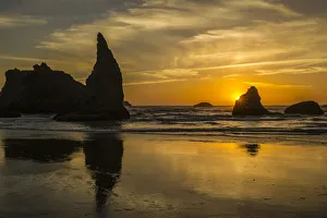 Sun Star Prints: USA, Oregon, Bandon Beach, Wizards Hat, sunset, sun star