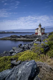 Images Dated 13th December 2021: Usa, Oregon, Bandon. Coquille River Lighthouse