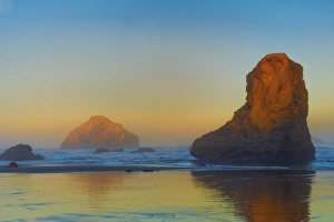 Moonset Prints: USA, Oregon, Bandon. Sunrise on beach