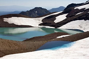 USA, Oregon, Broken Top. Melting glaciers form this lake on the flank of Broken Top