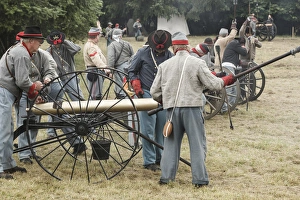 Images Dated 1st July 2012: USA, Oregon, Brooks, Willamette Mission State Park, Confederate artillery in combat