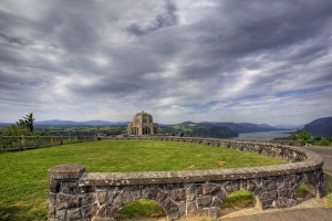 Images Dated 2nd June 2009: USA, Oregon, Columbia River Gorge, Vista House at Crown Point, and the Columbia River