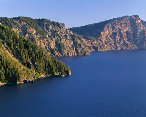 Images Dated 5th July 2017: USA, Oregon, Crater Lake National Park. Evening view from north rim of Crater Lake