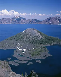 Images Dated 5th July 2017: USA, Oregon, Crater Lake National Park. View east across Crater Lake from directly