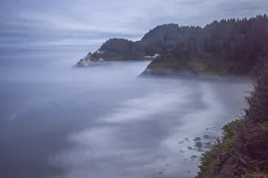 Images Dated 13th December 2021: Usa, Oregon, Florence. Heceta Head Lighthouse