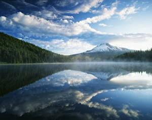 USA, Oregon, Mount Hood National Forest, Mount Hood Wilderness Area, View of Mount Hood