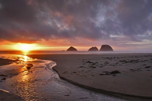Images Dated 26th September 2014: USA, Oregon, Oceanside. Sunset on Three Arch Rocks