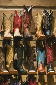 Images Dated 14th September 2009: USA, Oregon, Pendleton, Cowboy Boots for Sale at Hamley s